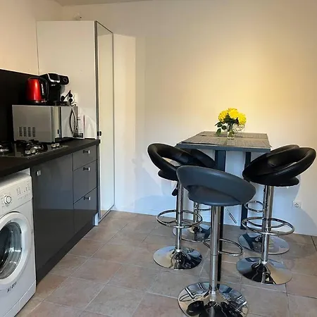 De Caractere Apartman