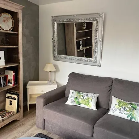 De Caractere Apartman