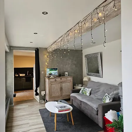 De Caractere Apartman *