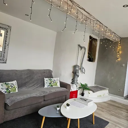 De Caractere Apartman *